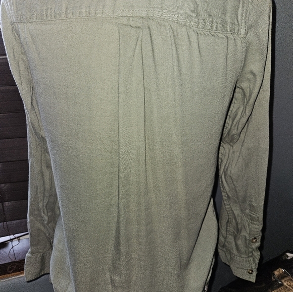 So Womans Green Long Sleeve Button Up Shirt Size XS - Picture 5 of 12
